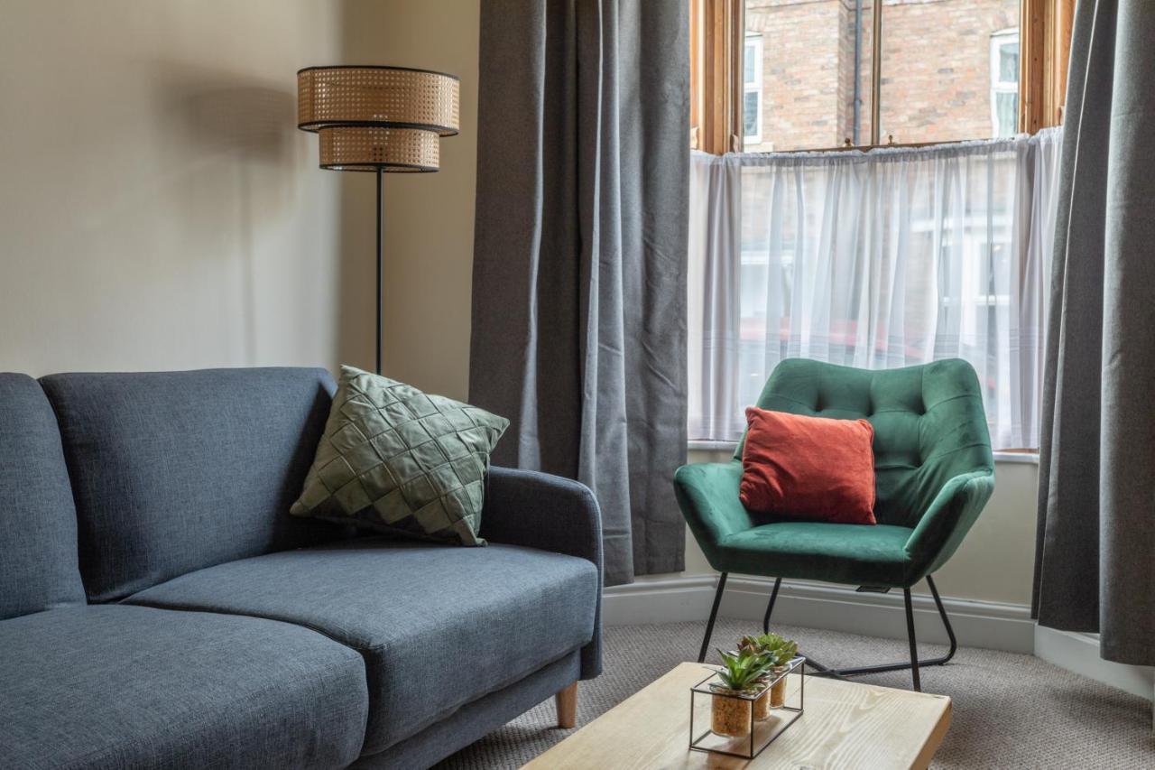 Milton - Cosy 2 Bed House, 15 Min Walk To Center, For Up To 6 - With Period Features, Fireplace, Superfast Wi-fi, Private Garden, Free On Street Parking Casa vacanze