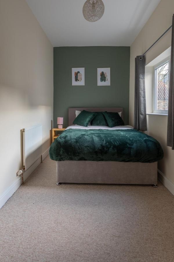 Milton - Cosy 2 Bed House, 15 Min Walk To Center, For Up To 6 - With Period Features, Fireplace, Superfast Wi-fi, Private Garden, Free On Street Parking Casa vacanze *